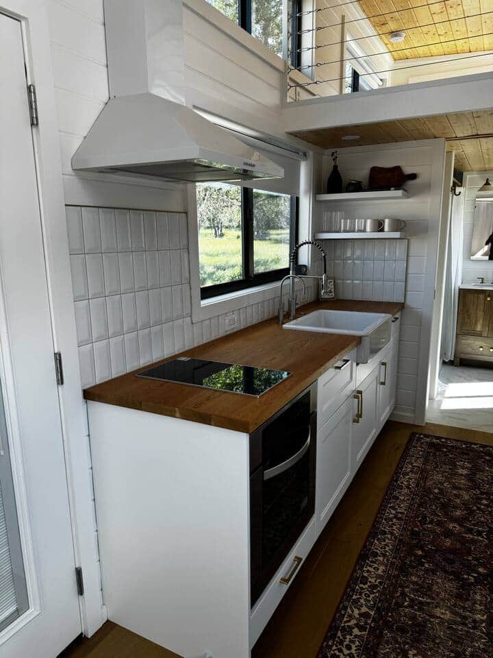 Texas glampgrounds blue moon tiny home kitchen farmhouse sink Texas glampgrounds blue moon tiny home kitchen farmhouse sink