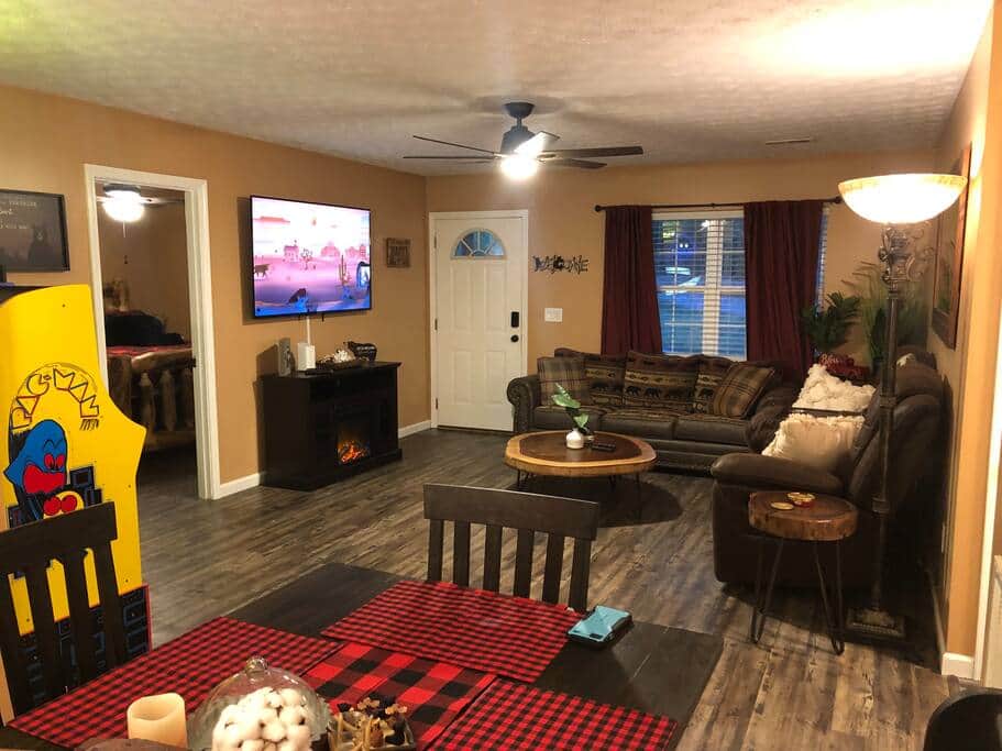 A spacious living room big enough for everybody