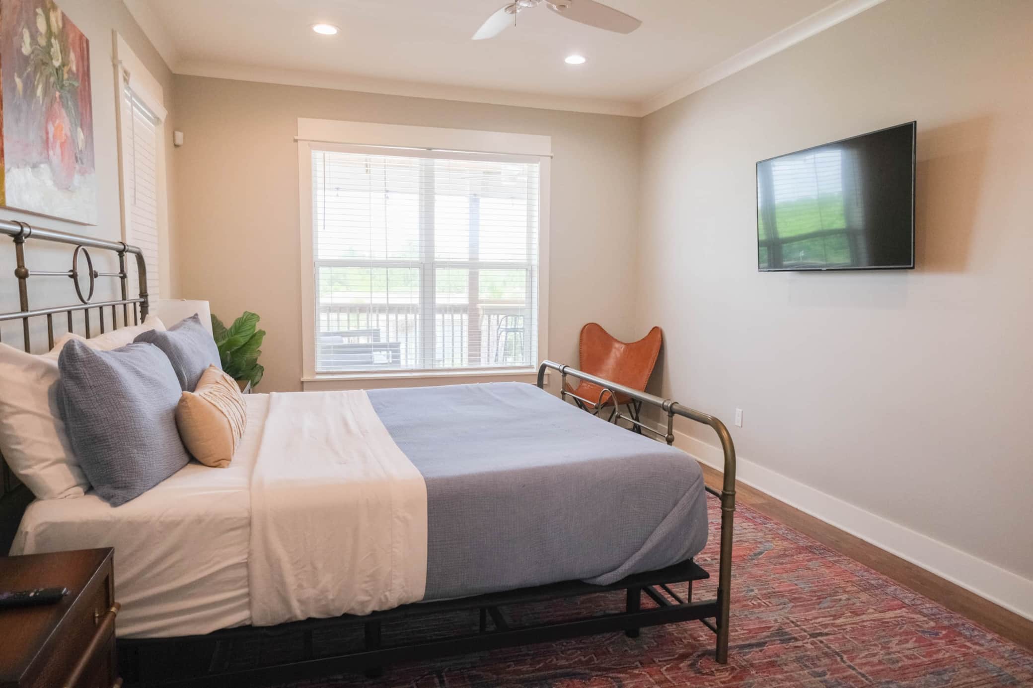 King size master with smart television.jpg
