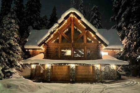 Misty Pines Lodge in Winter