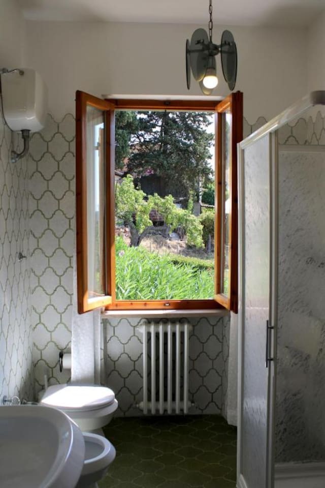 Bagno completo finestrato