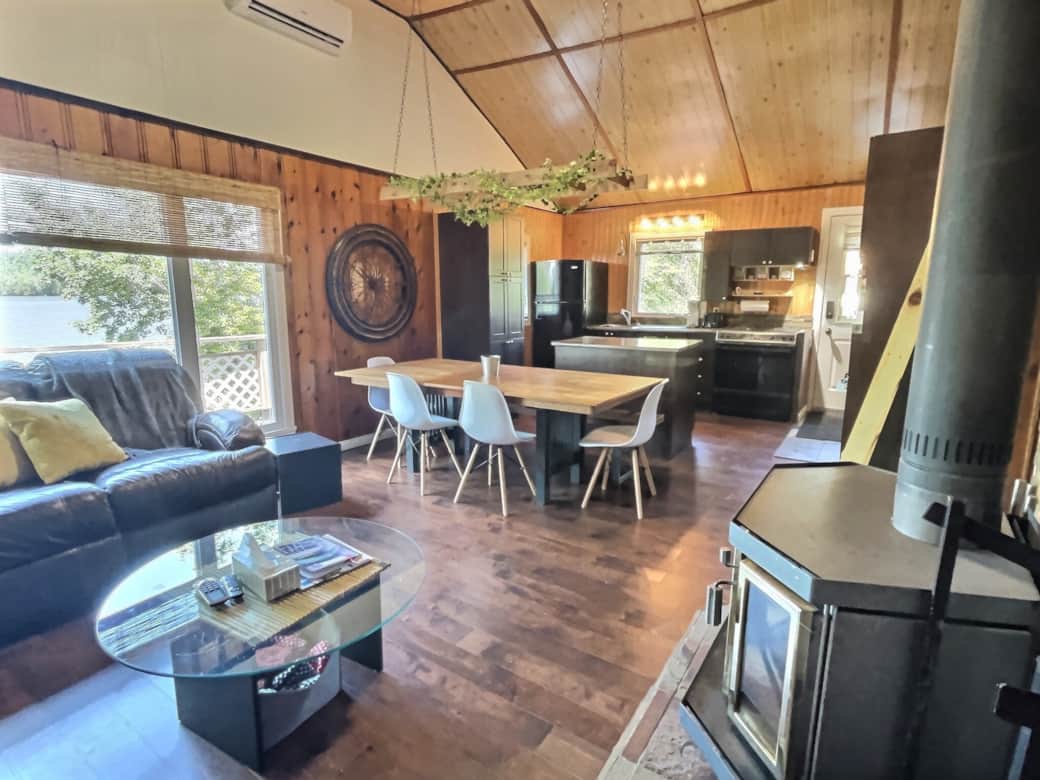 espace lumineux et aéré. Chalet Zenitude 2, St-André-Avellin/Lac-Simonet