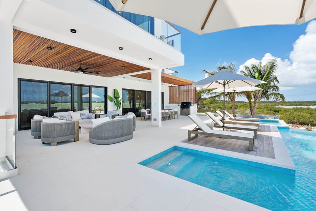 Main Villa - Pool Deck