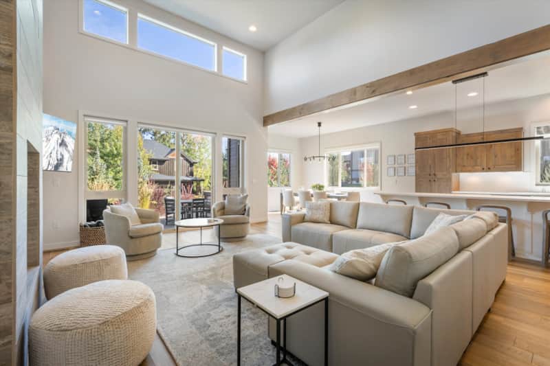 Tall bright ceilings and windows