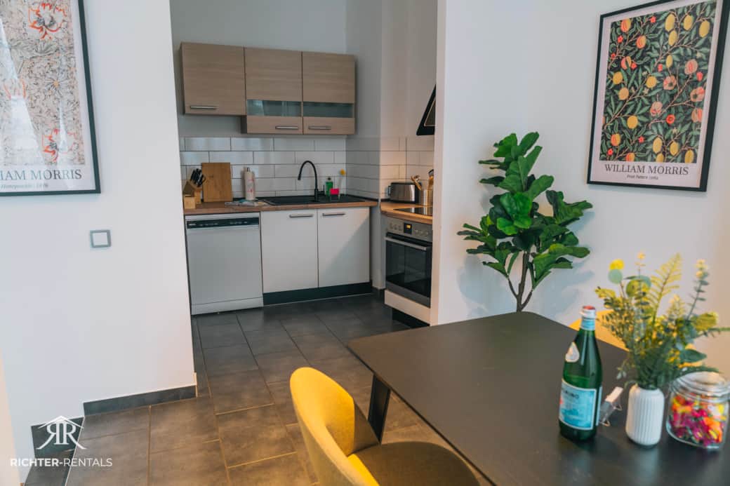 Küche mit stilvollen Essbereich