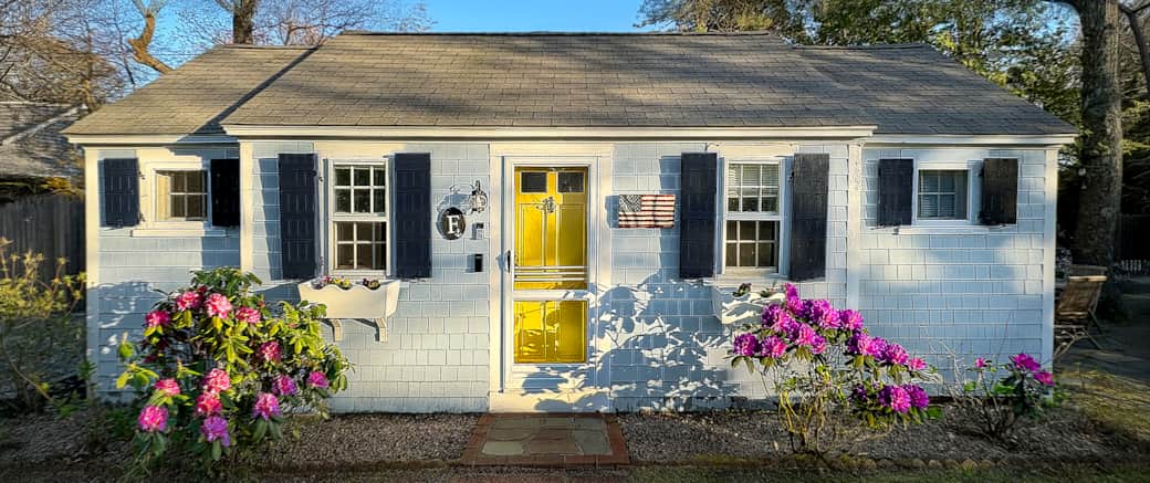 3 beaches. 7 minutes. 0 car keys needed. Your perfect South Yarmouth escape