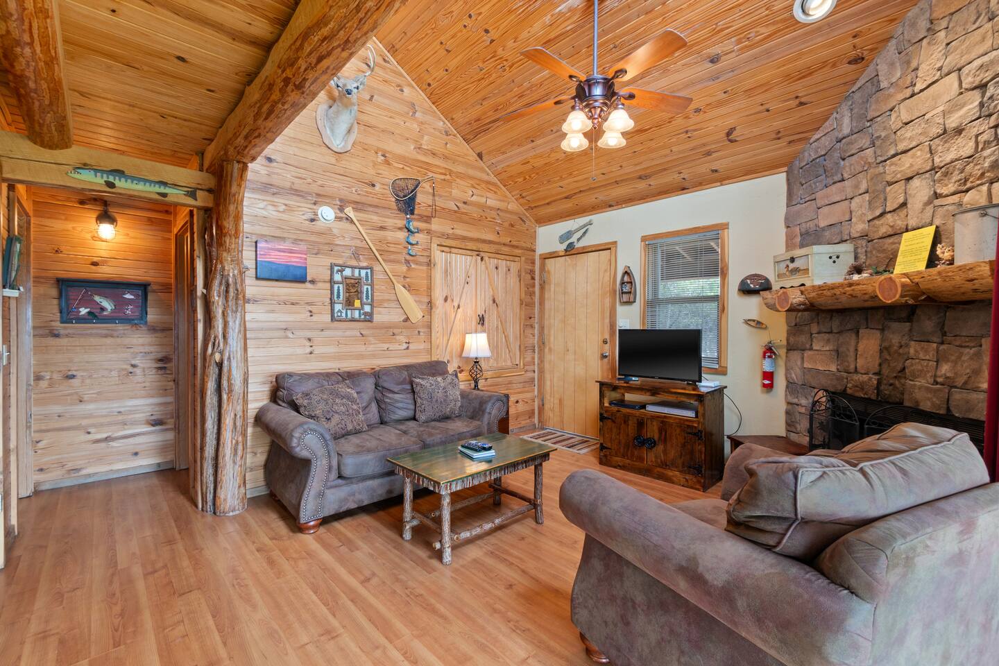 Can-U-Canoe Riverview Cabins — photo 18 of 60