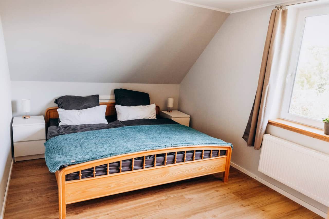 Schlafzimmer 2 mit Babybett