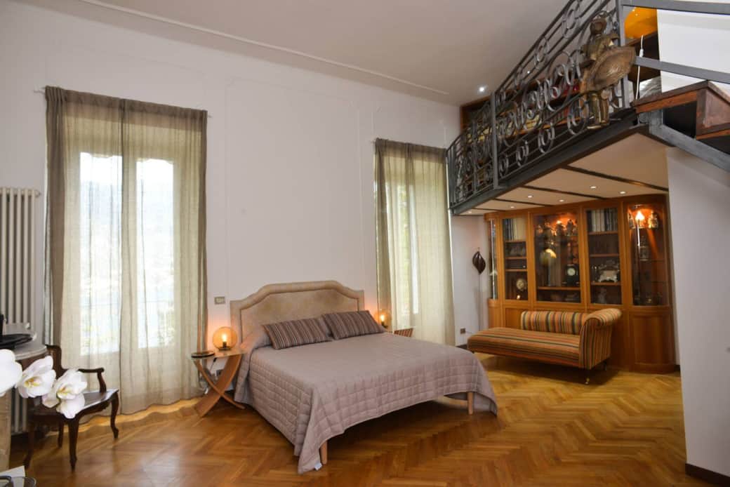 Camera ed angolo salotto