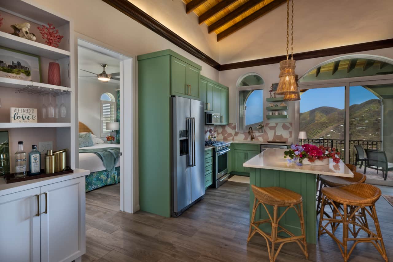 Kitchen & bar