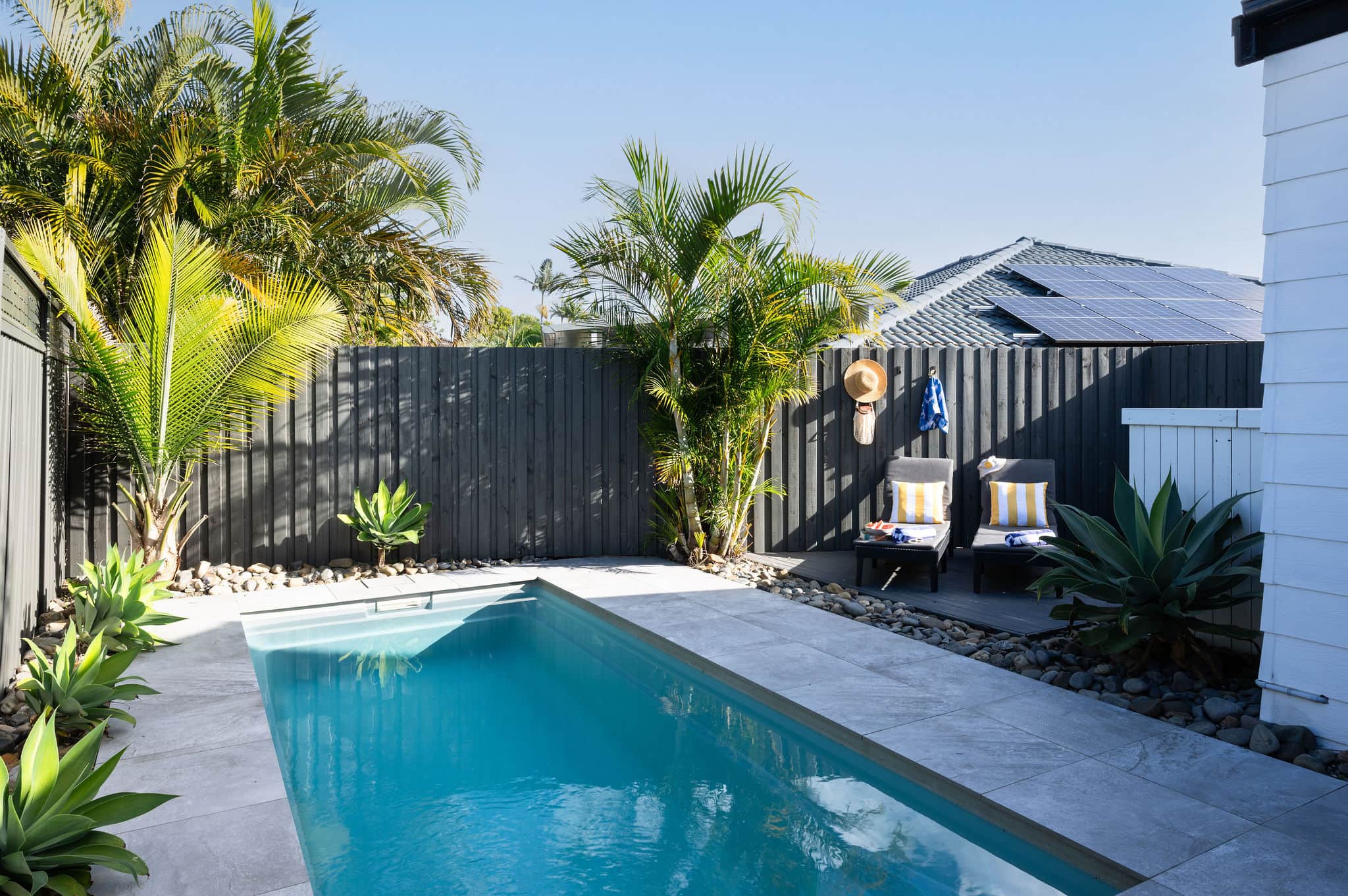 https://l.icdbcdn.com/oh/9eb34c7e-4e24-4206-a625-32f6b904162c.jpg?w=2080-0