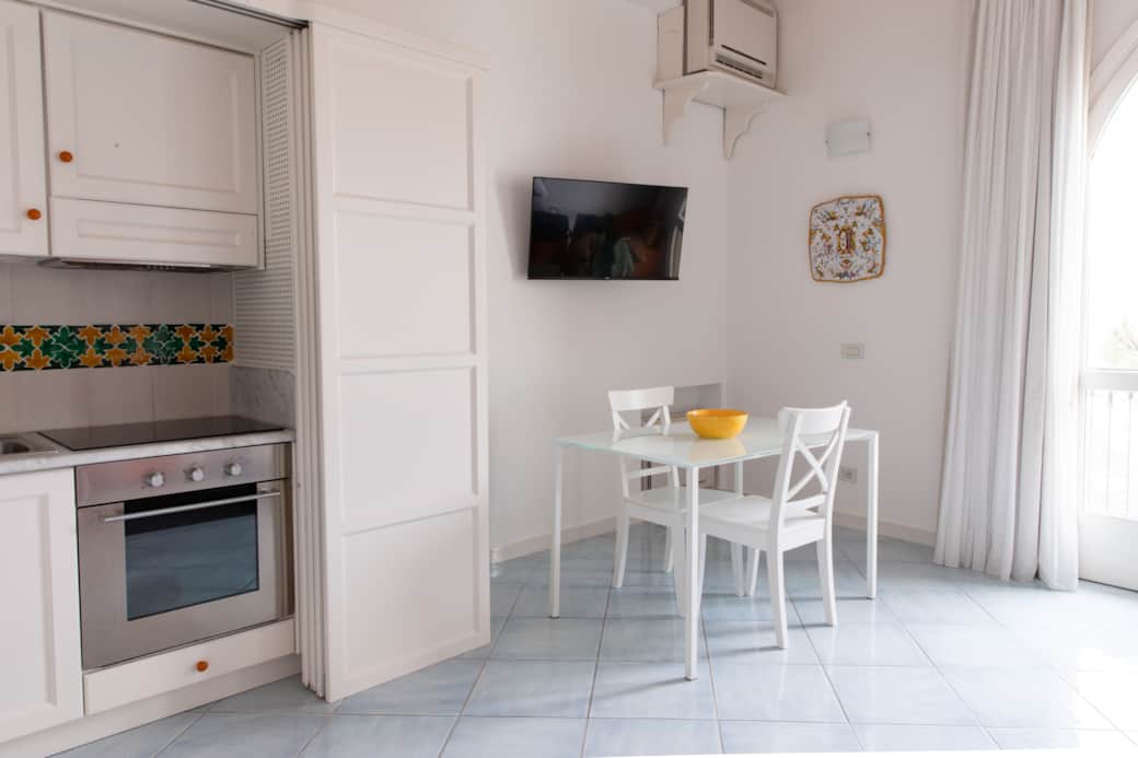 Kitchen/Dining Area
