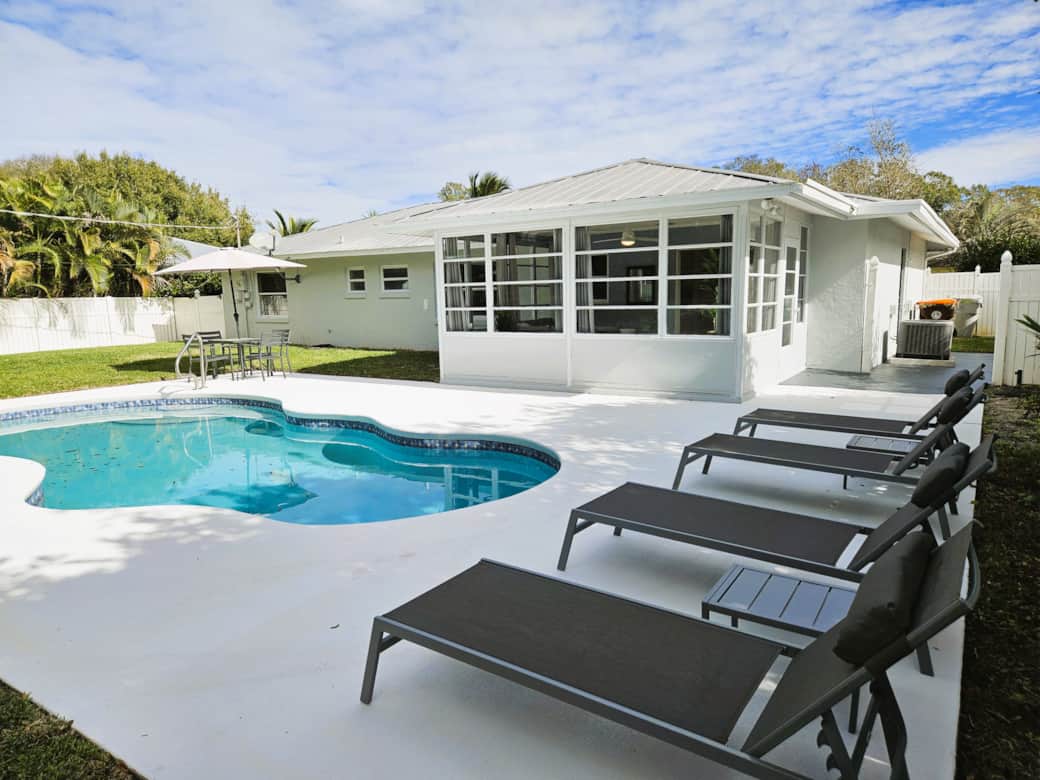 Lounge Chairs to Enjoy a Day by the Pool!