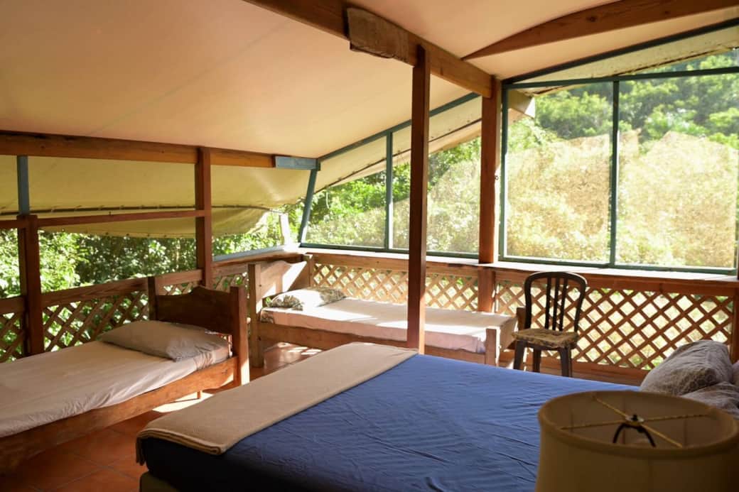 Saman Beds (1 Queen, 2 Single)