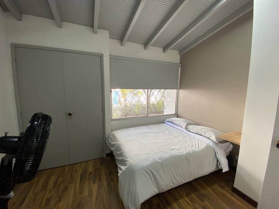 Habitación con closet completo Medellín A105