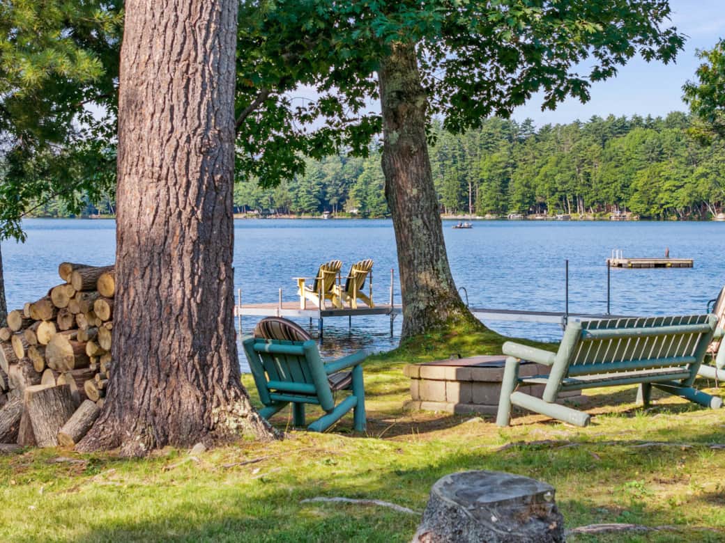 Lakeside Firepit & Waterfront Lakeside Firepit & Waterfront