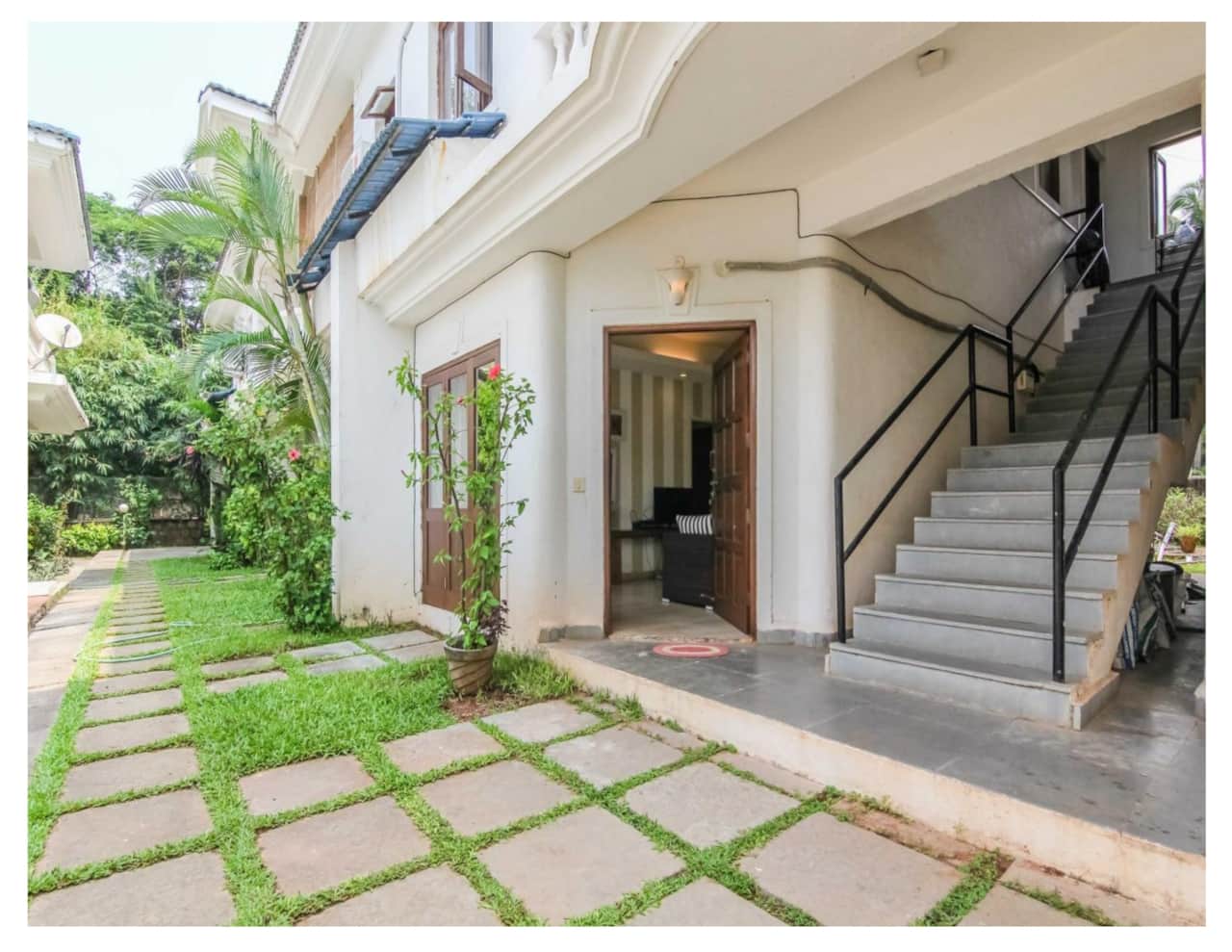 Villa entry