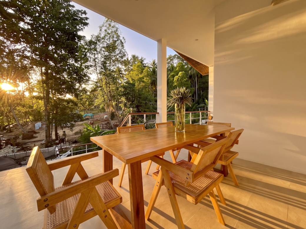 VillaLeo 18 terrace dining