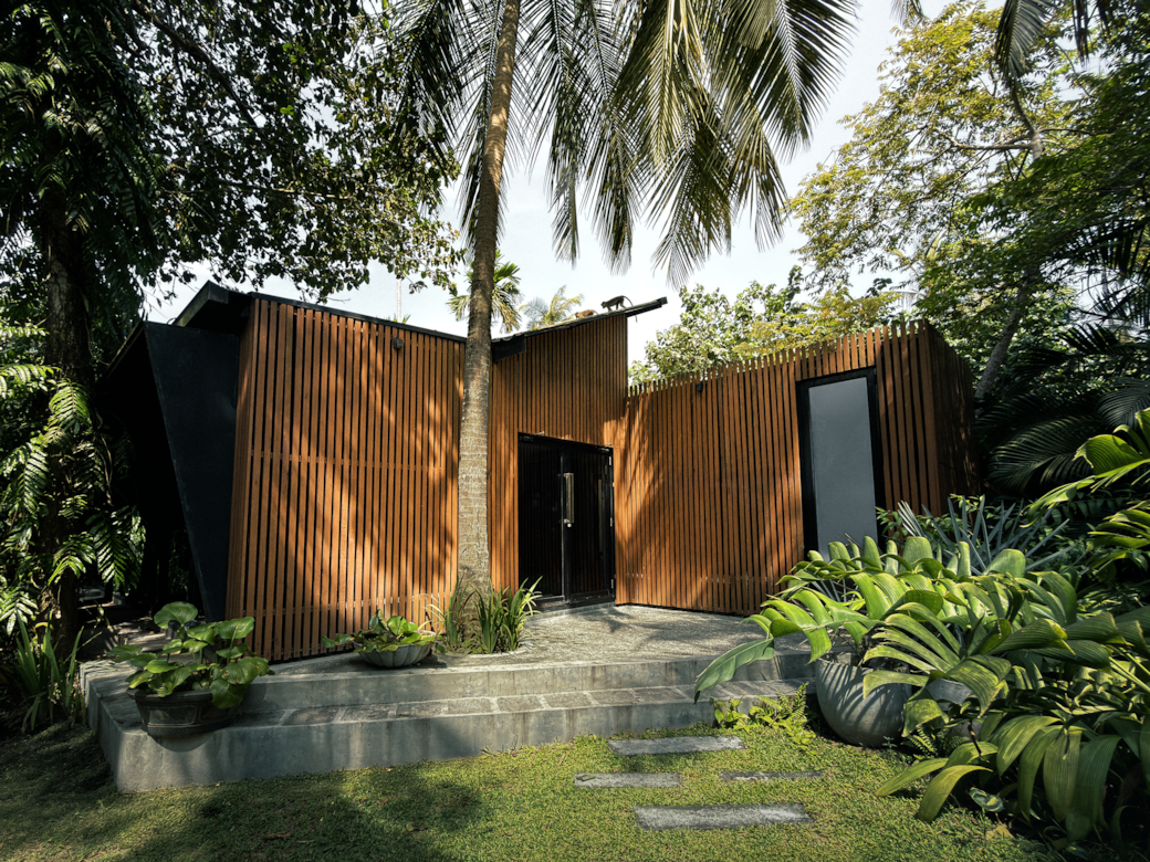 Front of the house. The path from the garden leads straight to the door.