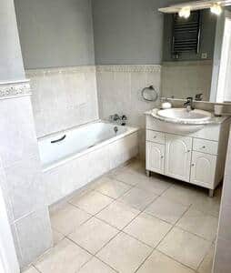 Main bathroom Main bathroom