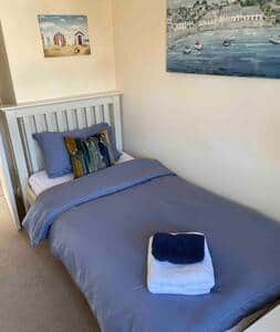 Single bedroom.