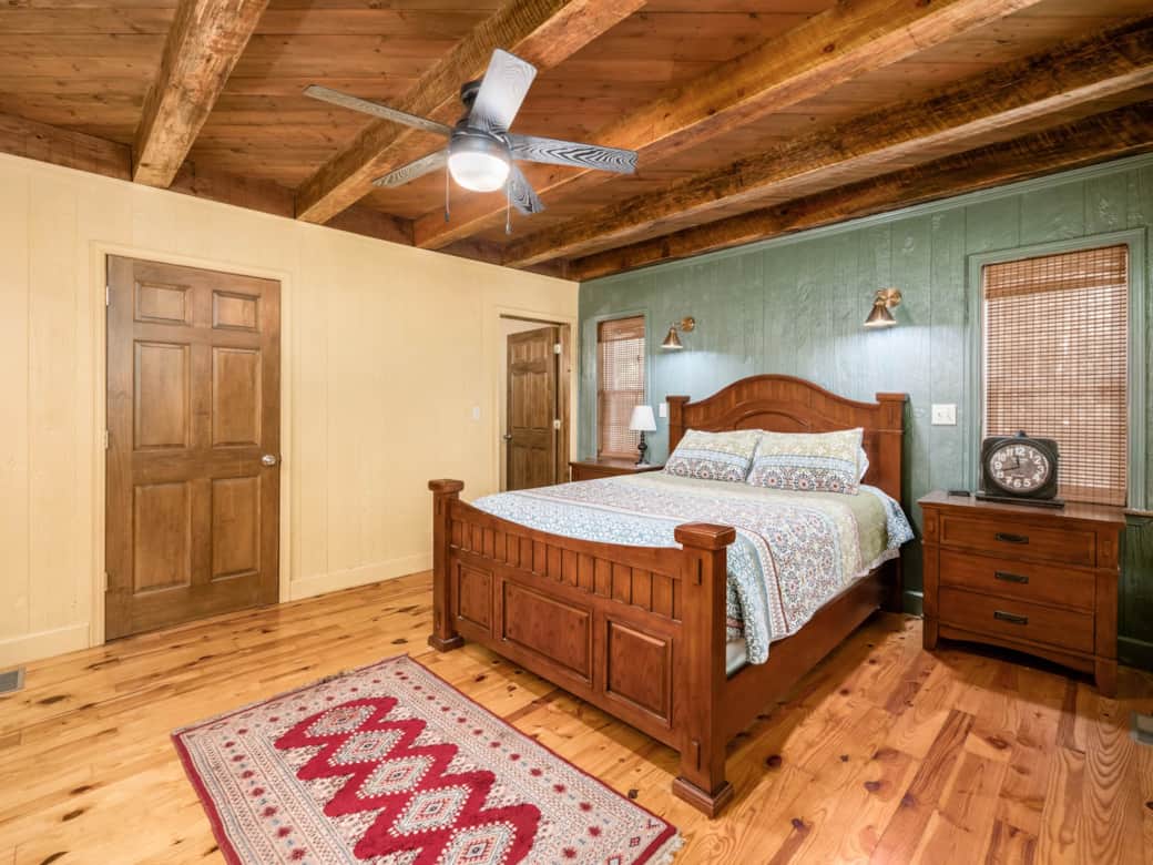 First Floor Bedroom with Queen