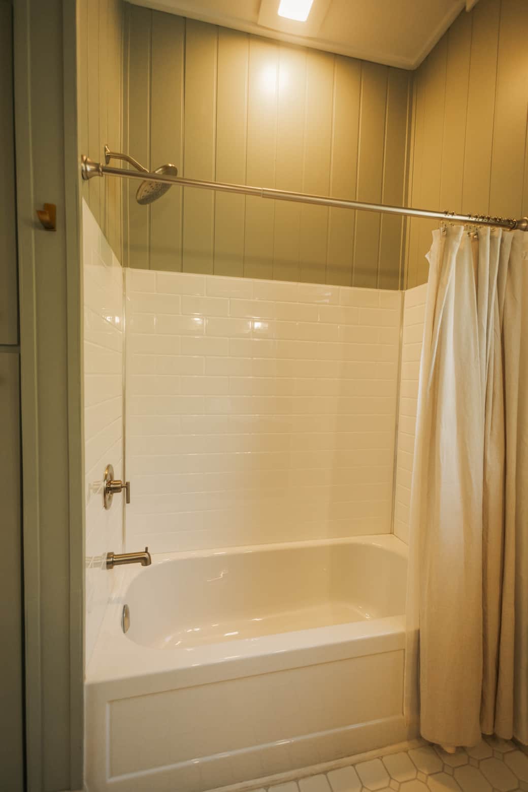 Large bathroom with double vanity and tub/shower Large bathroom with double vanity and tub/shower