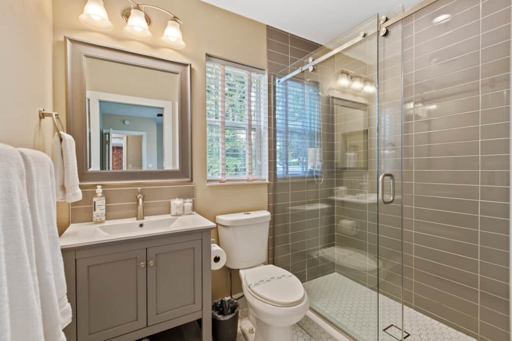 Retreat en-suite 1 Retreat en-suite 1