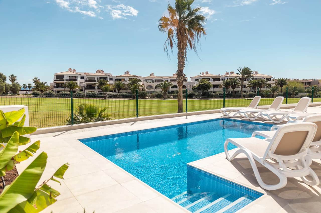 Pool (Outdoor)