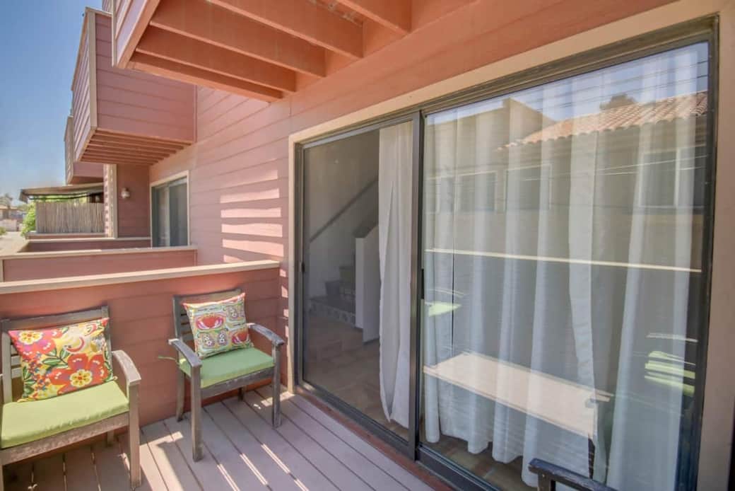 Cozy Balcony to enjoy sunny afternoons 