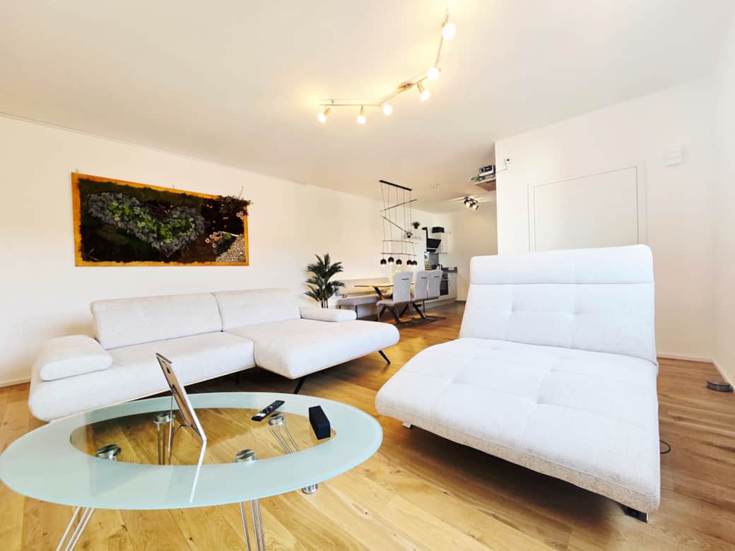 Arrive & relax. Modern apartment with handmade moss pictures. Your home near Trier.