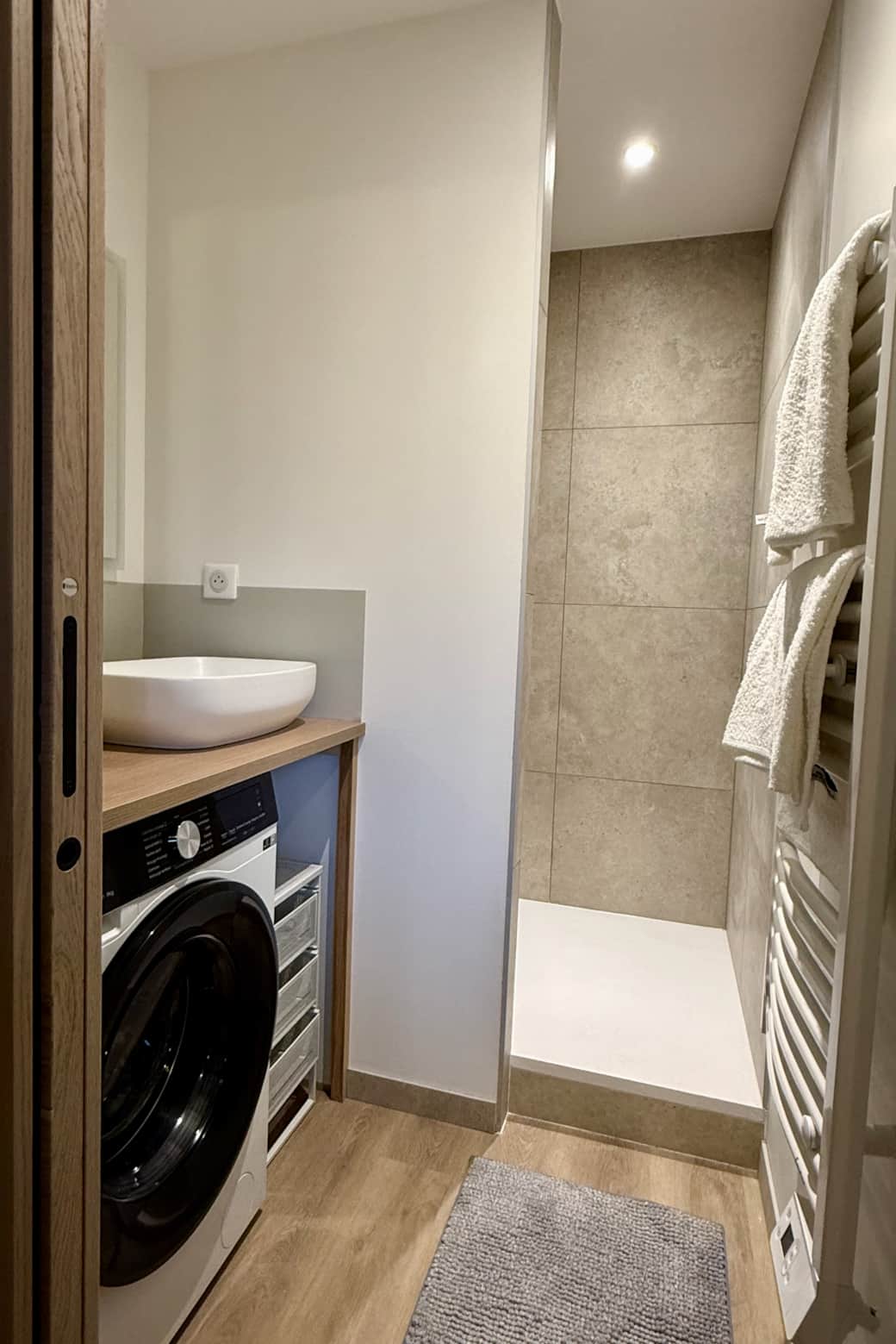 Salle de bain | Bathroom 1