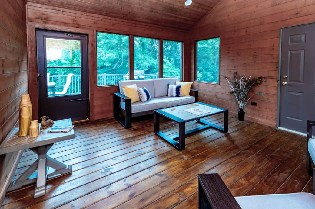 Guest Favorite, Screened Porch