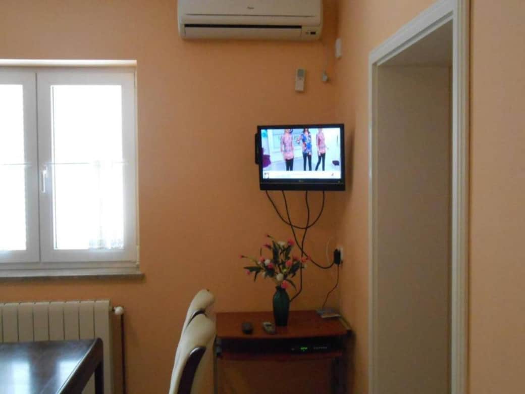 Relax in a Cozy City Room Near the Adriatic Welcome to your perfect getaway! Relax in a Cozy City Room Near the Adriatic Welcome to your perfect getaway!