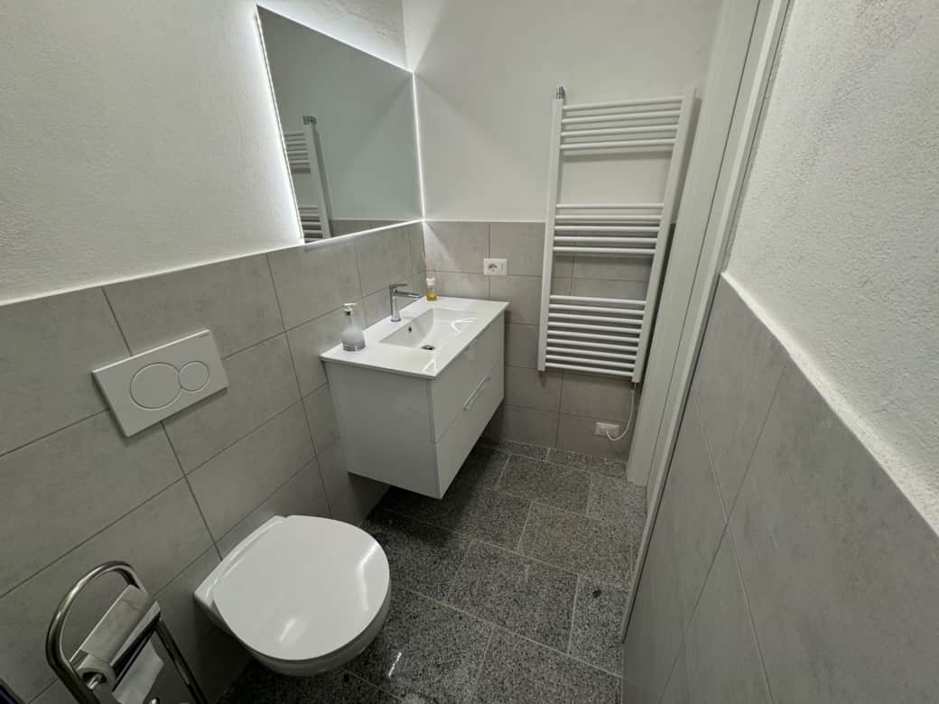 Waschbecken, Handtuchwärmer