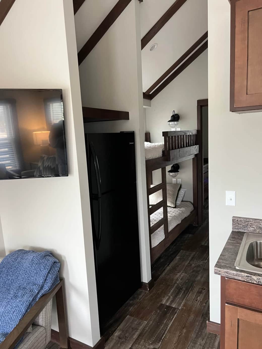 Hallway with bunk beds 