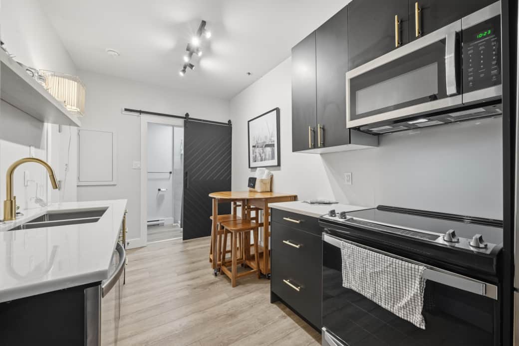 2155 Gottingen St-30 2155 Gottingen St-30