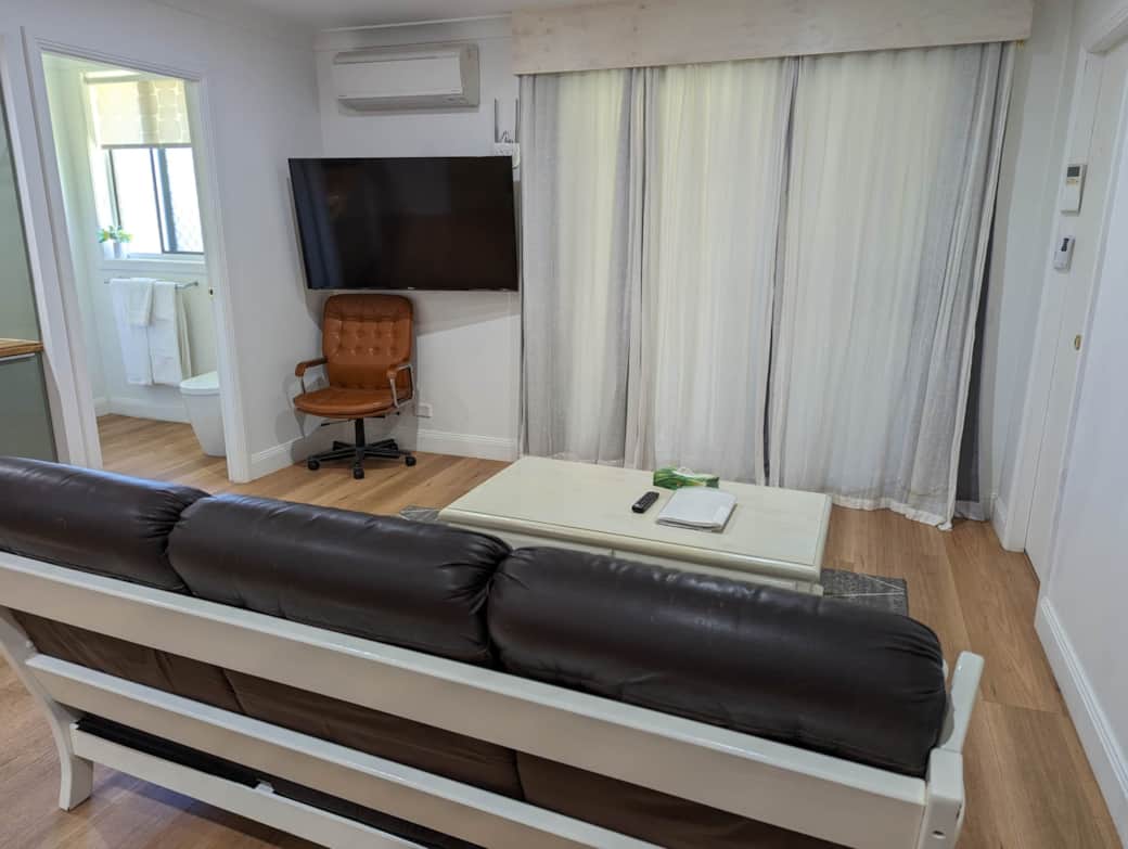 Creekland Studio Lounge(2)