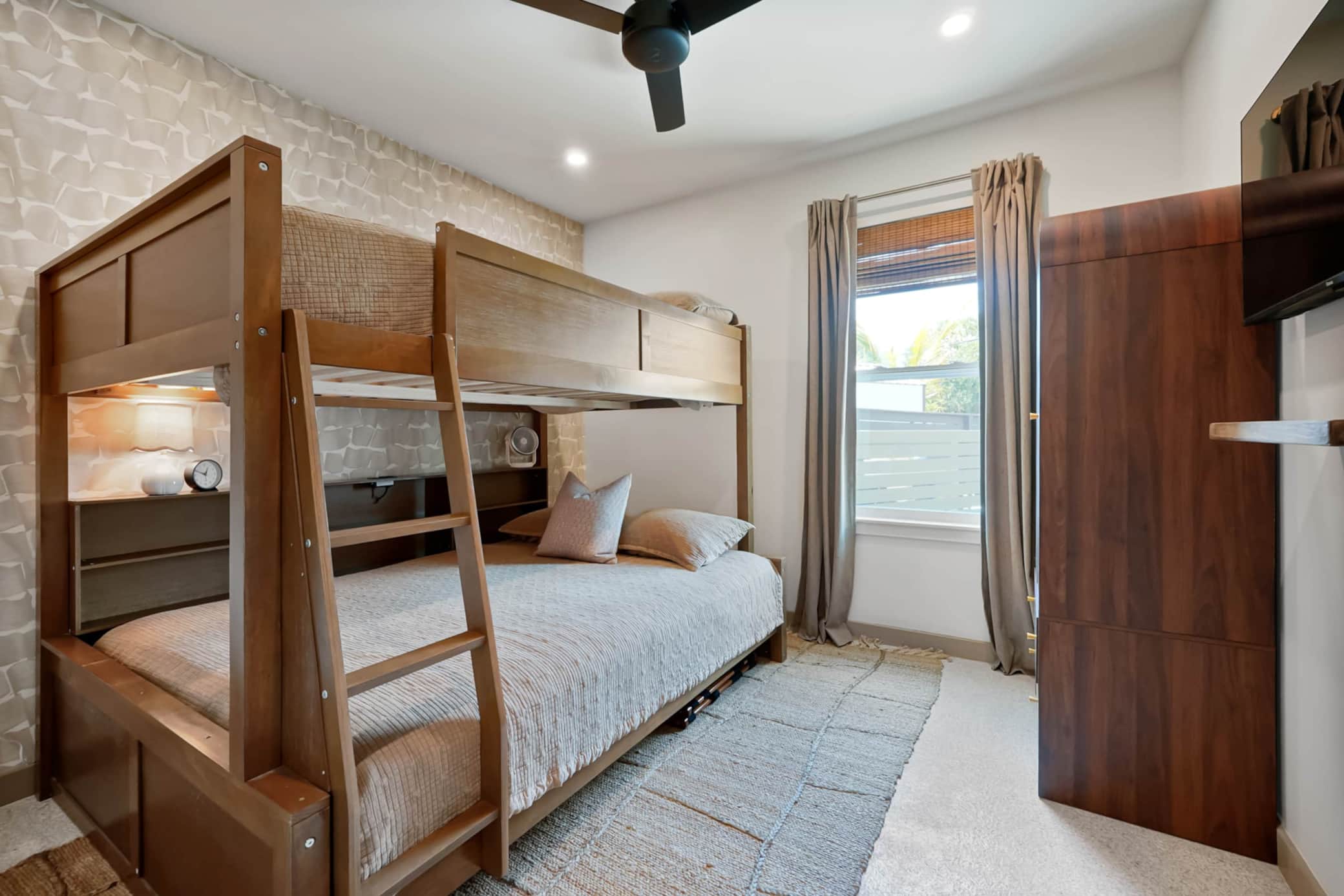 Luna Bunk Room