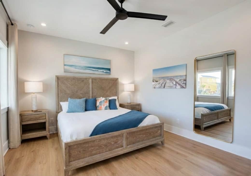 2nd Floor Master Suite with King Bed, Gulf Views, Balcony, Smart TV & En Suite Bathroom 2nd Floor Master Suite with King Bed, Gulf Views, Balcony, Smart TV & En Suite Bathroom