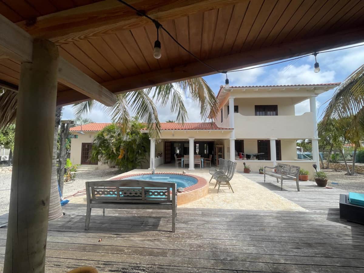 Sabalpalm 18 met terras en zwembad