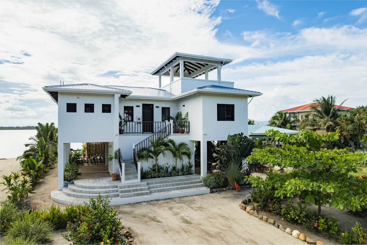 Image from opheliasvillabelize.com