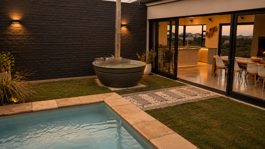 Hot Tub Inner Quart Yard