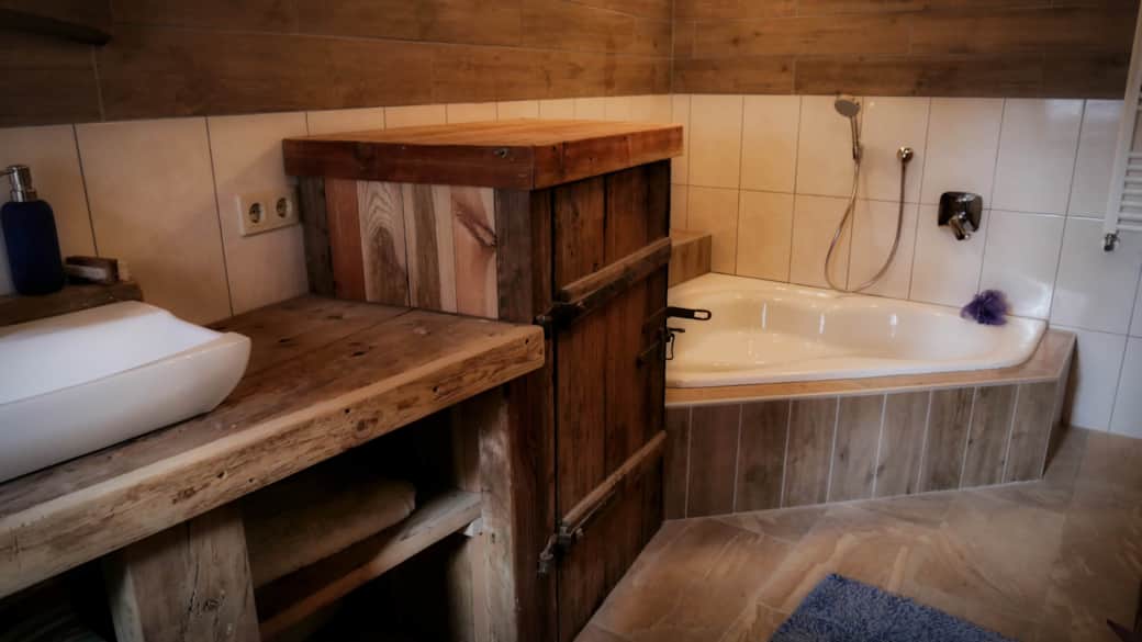 Bathroom (Urige Hütte)