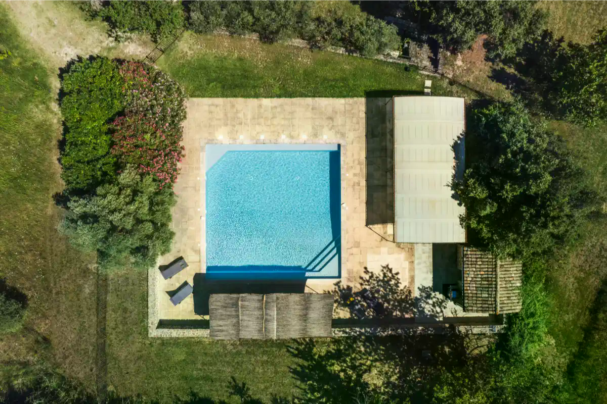 Luxury villa swimming pool with views over the Luberon