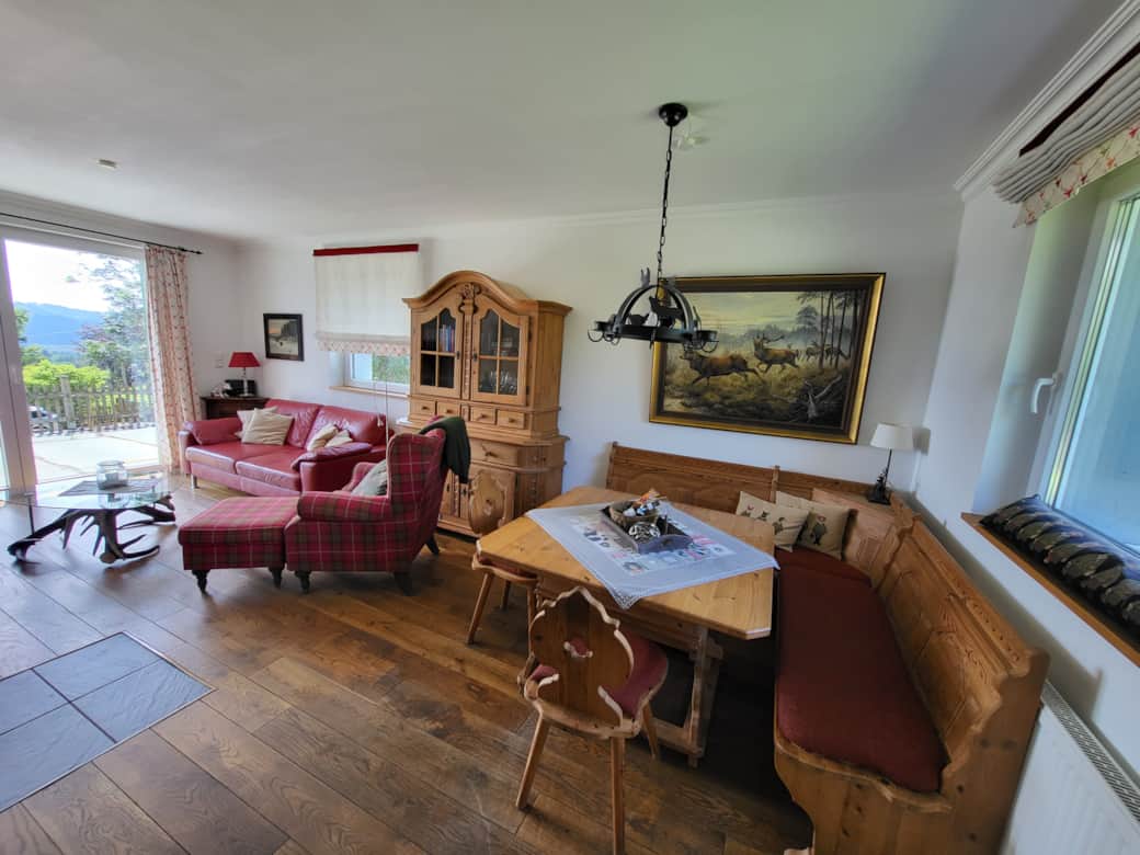 Ferienhaus-Sauerland-Esszimmer Wohnzimmer
