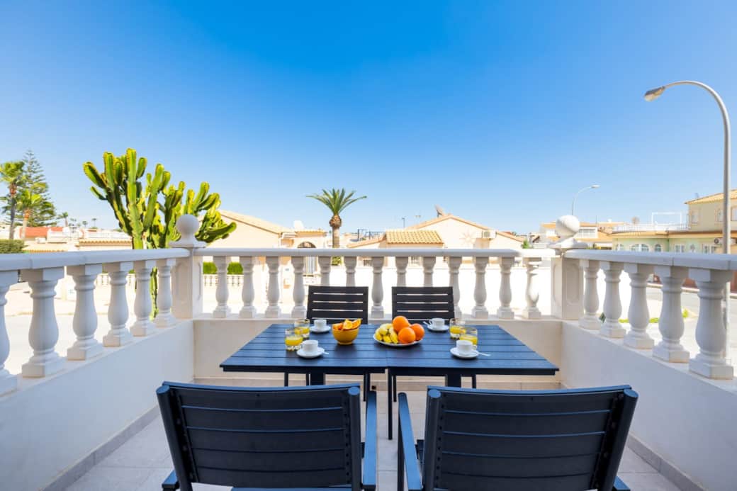 Private outdoor dining