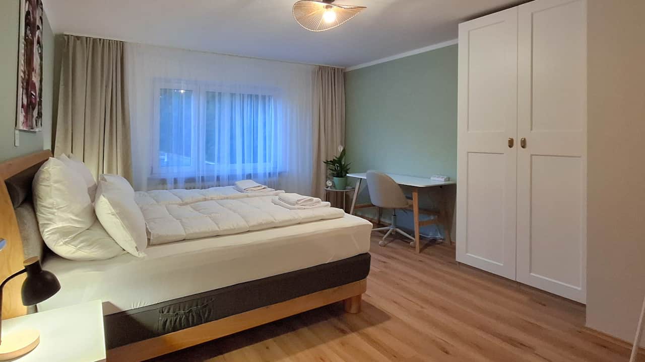 Nuernberg neuselsbrunn messe nexpoforum bedroom doublebed workspace 01