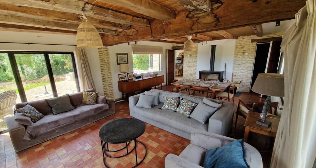 Spacious living room