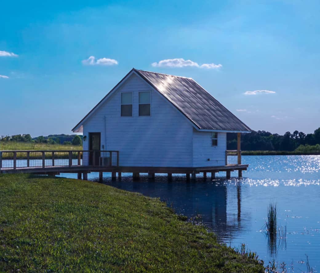 Lakehouse Cabin